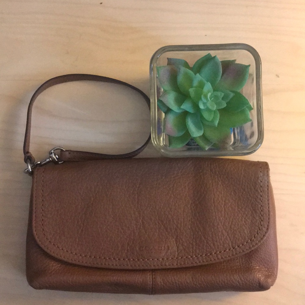 ❤️SALE❤️Coach Brown Leather Wristlet